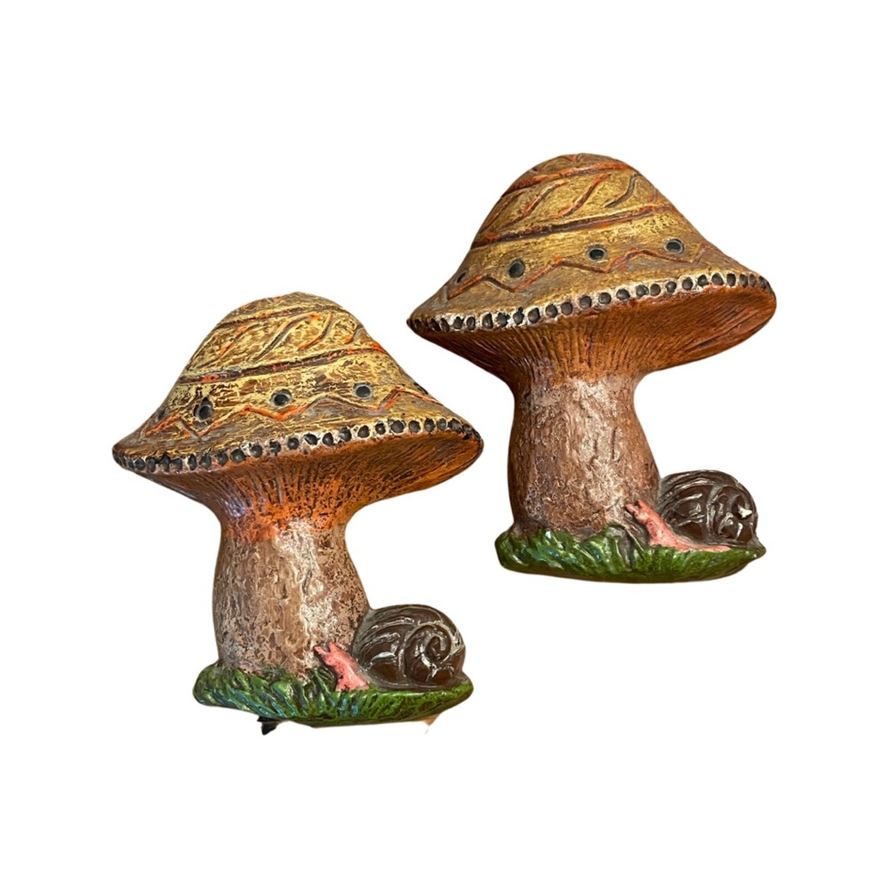 Beautiful vintage plaster handmade mushrooms great condition great addition
